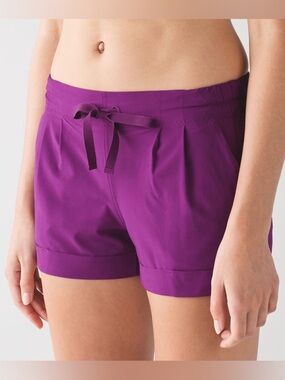Lululemon Spring Break Away Short II